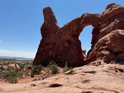 A beatiful desert arch in Arches National Park